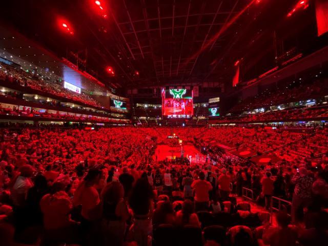 kaiyun安全登录-【现场】吹扬带伤出战竟成累赘 年轻老鹰来年再战